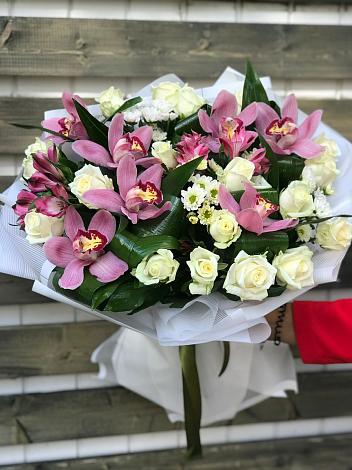 Букет цветов из: Розы и Хризантемы в Буинске