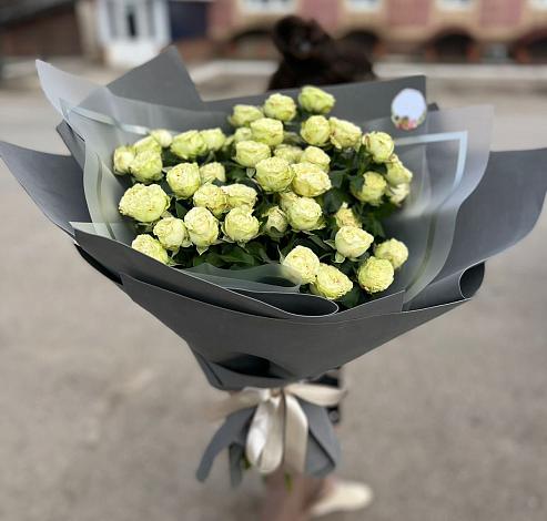 Букет Белые кустовые розы Солинеро в Буинске