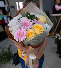 Букет цветов из:  Герберы, Розы и Хризантемы в Буинске