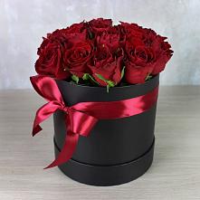 Цветочная композиция из Розы в шляпной коробке в Буинске